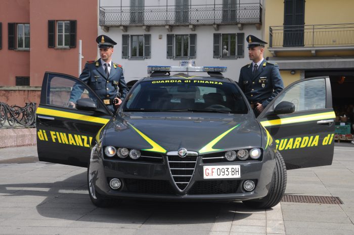 19 lavoratori irregolari scoperti dalla Guardia di Finanza di Taranto.