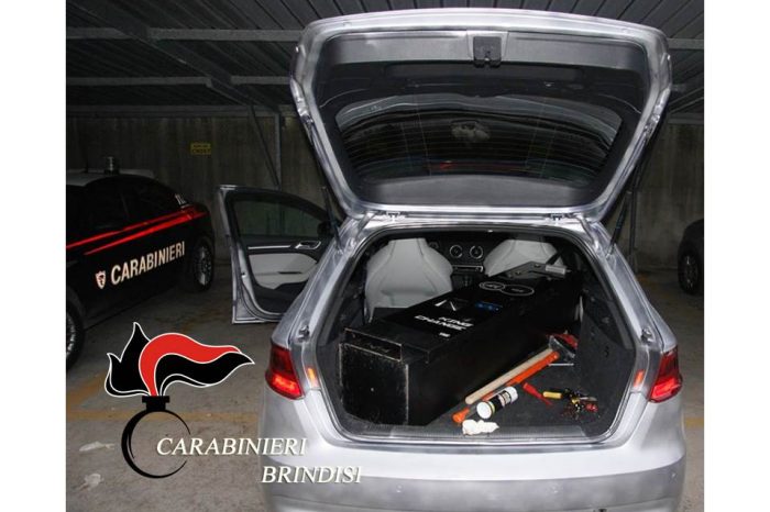 Brindisi- Nel suo garage nascondeva un'auto rubata, arrestato e condotto in carcere