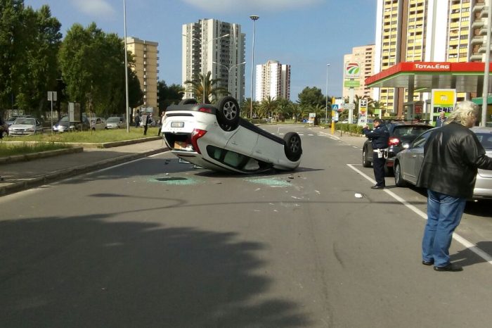 Taranto - Spaventoso incidente stradale, auto si ribalta in Viale Unicef | FOTO