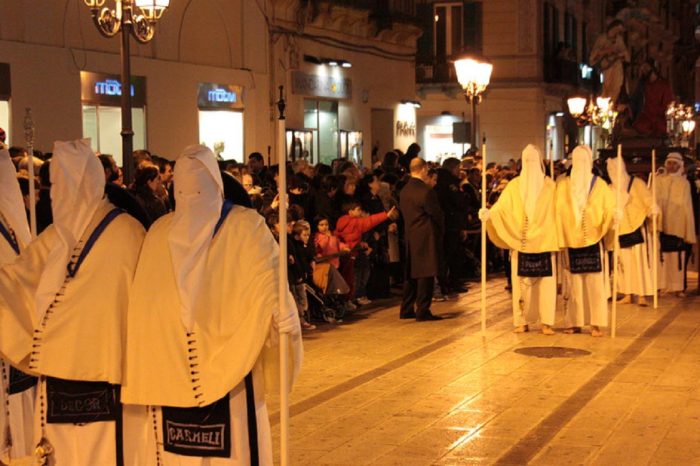 Taranto - In onda la  "Viae Crucis": la Settimana Santa in un documentario per Sky.