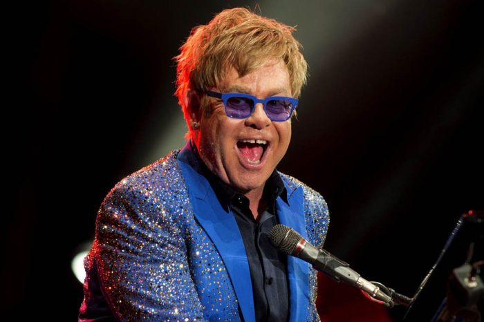 Elton John ha rischiato la vita per un virus, saltano i prossimi concerti