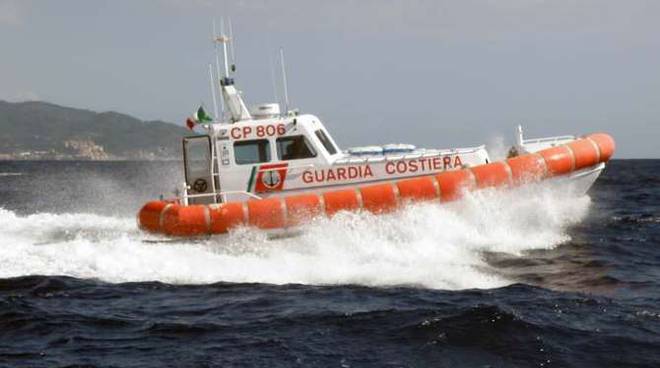 Foggia - Manfredonia: operazione della Guardia Costiera contro la pesca illegale