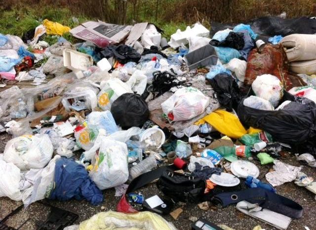 Brindisi- Abbandono incontrollato di rifiuti, da gennaio individuate 252 discariche abusive