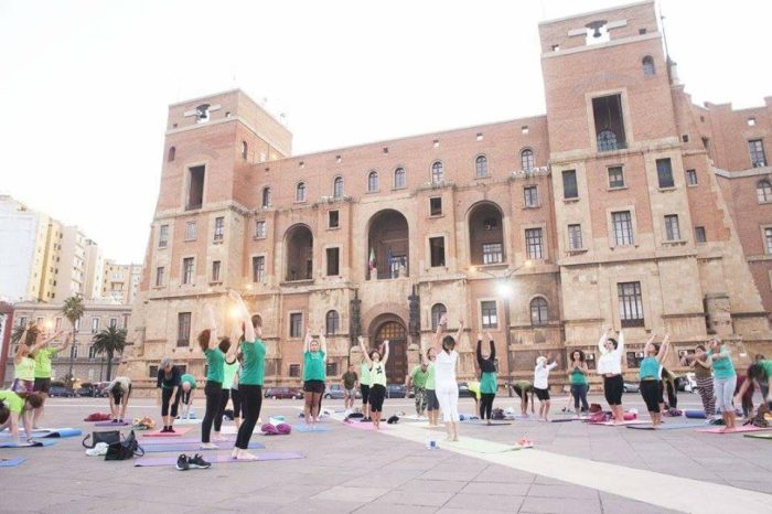 Taranto – Yoga alle luci dell’alba, per l’International Yoga Day.