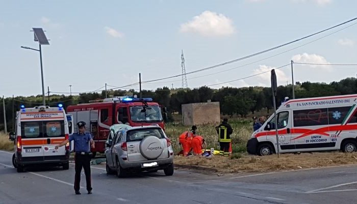 Taranto - Terribile incidente stradale, distrutta intera famiglia