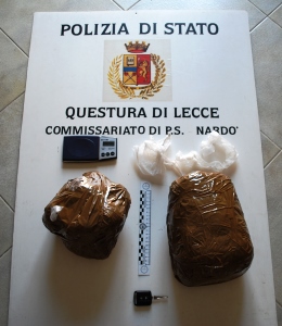 Lecce- La casa era pulita ma in auto nascondeva quasi 2 chili di droga, arrestato 39enne