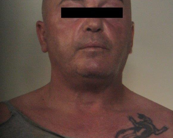 Taranto - Tenta la fuga dopo aver rubato in un appartamento: arrestato pluripregiudicato.