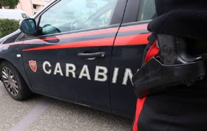 Taranto - Carabinieri piombano in un'abitazione: arrestati due insospettabili