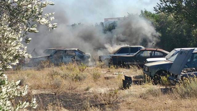 Flash Taranto - Grave incendio colpisce un parco demolizione auto.