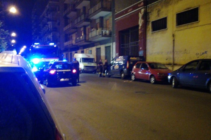 Taranto –  Fortissima esplosione allarma il vicinato. Vigili del Fuoco e Carabinieri sul posto.