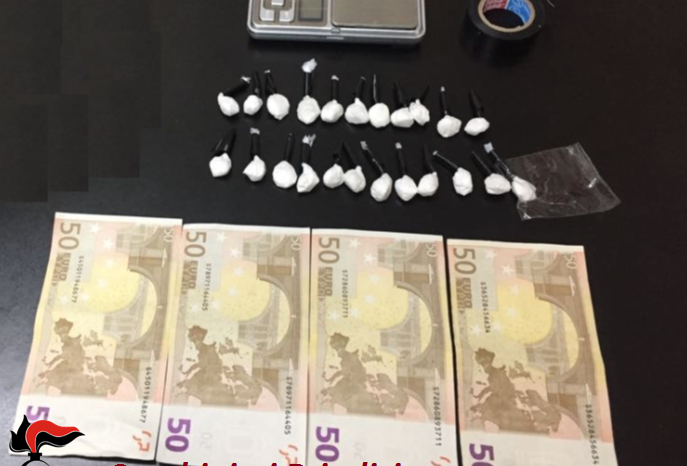 Brindisi- Cocaina e soldi in casa, arrestato un 41enne