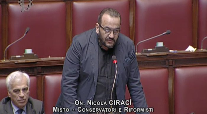 Brindisi- Intimidazioni a sindaco e consiglieri, Ciracì porta il caso in Parlamento: "Riflettori puntati sul cimitero"