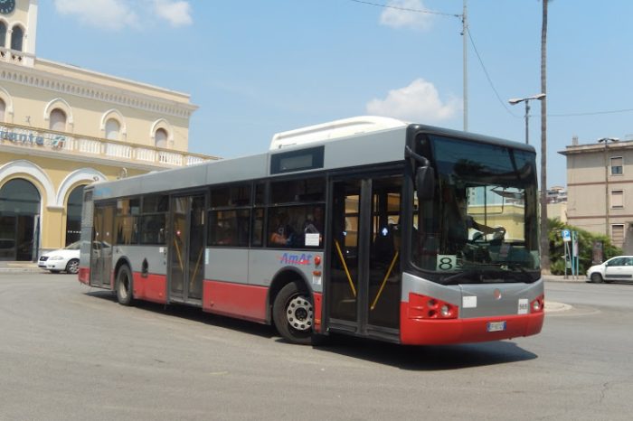 Taranto - Sul bus a distanza di sicurezza: le disposizioni di Kyma- Amat