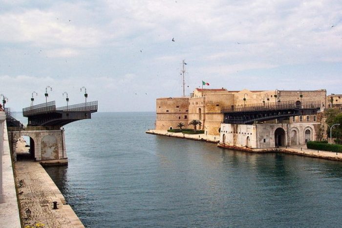 Taranto - Apertura straordinaria del Ponte Girevole per passaggio nave Stromboli:ecco quando