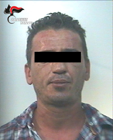 Taranto - Scatta la perquisizione dei Carabinieri in casa di un pregiudicato. 40enne arrestato.