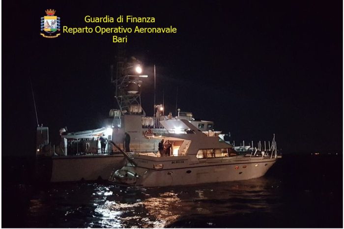 Bari/Foggia - Operazione antidroga in mare nella notte, sequestri da record| FOTO e DETTAGLI
