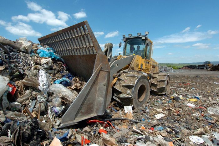 Taranto - La pattumiera di Puglia: in arrivo 400 tonnellate di rifiuti al giorno.
