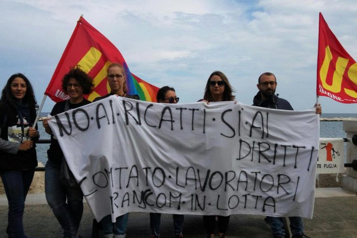 Bari - Licenziamenti e trasferimenti d'ufficio: sit-in lavoratori della Transcom dinanzi la Regione| DETTAGLI