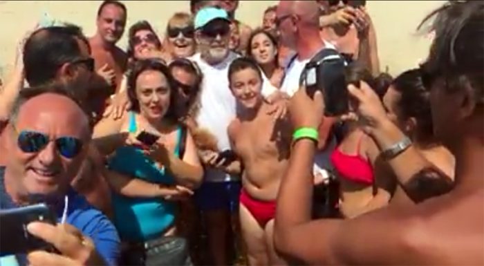 Taranto - Vasco Rossi a Castellaneta Marina: la gioia dei fan. | VIDEO