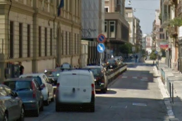 Bari - "Mi sta rubando l'auto!" rissa nel centro cittadino tra un Poliziotto e un Agente della Municipale