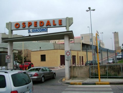 Bari - Chiedono giustizia i familiari di Donato, morto suicida all'ospedale di Monopoli