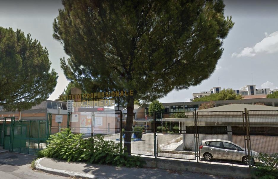 Taranto – Scuola chiusa da giorni e studenti a spasso per un blackout ...
