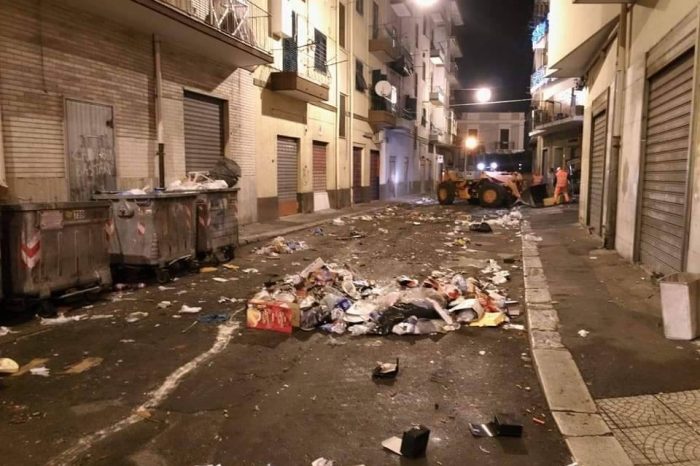 Taranto - Rifiuti e danneggiamenti: per il Capodanno tarantino un conto salato da pagare