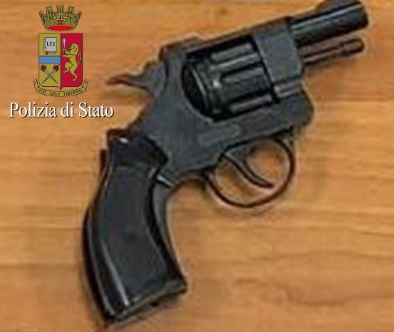 Bari - Volti coperti e arma in tasca, baby rapinatori arrestati dai Carabinieri