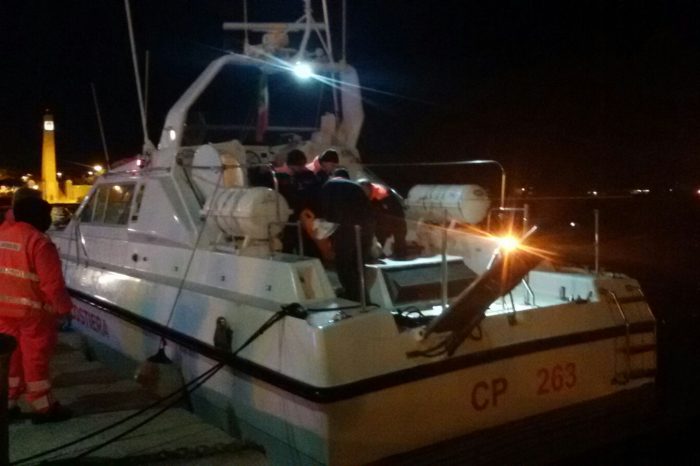 Brindisi- Si infortuna a bordo di un traghetto, 48enne soccorso da motovedetta