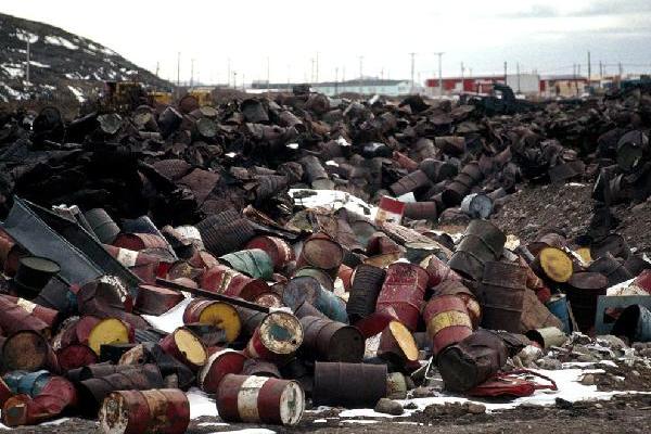 Bari/BAT - Operazione "Cannibal Cars": arresti e sequestri per il traffico di migliaia di tonnellate di rifiuti pericolosi