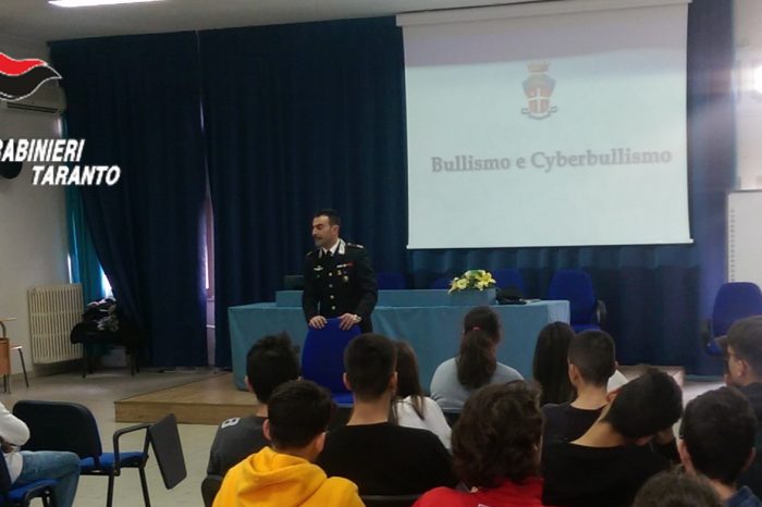 Taranto - "Bullismo e cyberbullismo”: i carabinieri incontrano gli studenti del "Quinto Ennio-Galileo Ferraris"
