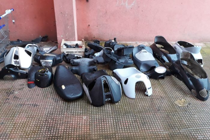 Brindisi- Vari pezzi di moto rinvenuti nel garage, 18enne nei guai