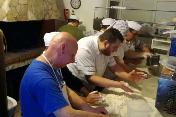 Taranto - Con le "mani in pasta": corso di pizzaioli per ragazzi diversamente abili