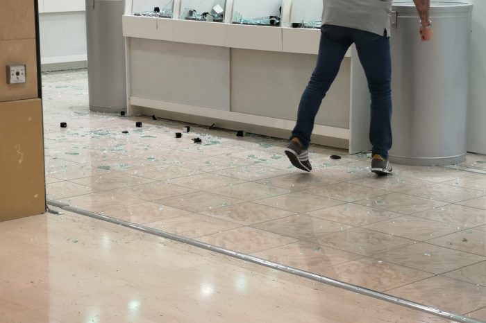 Taranto - Rapina alla gioielleria in Auchan: i dettagli dell’intervento di polizia