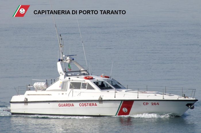 Taranto - Maltempo: Guardia Costiera salva 4 persone al largo dell'isola di San Pietro