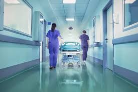 Urgente sicurezza per gli operatori sanitari: infermiera aggredita a Gioia del Colle