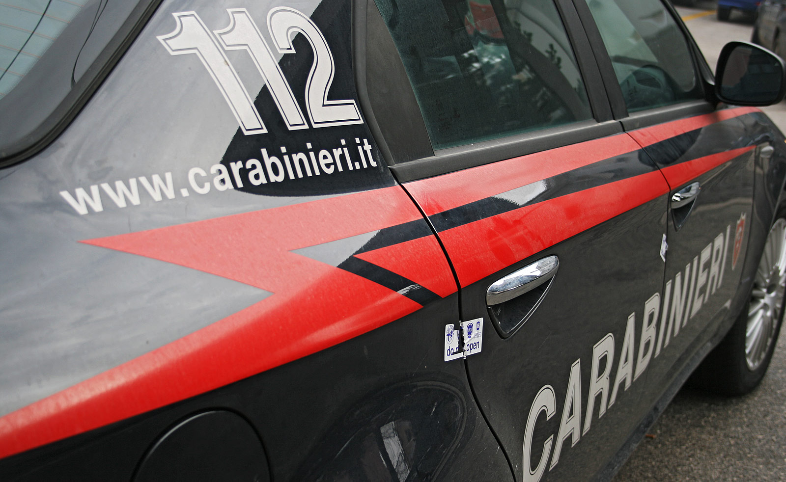 Risultati immagini per carabinieri auto particolare