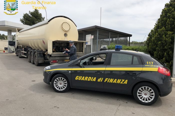 Taranto - Traffico illecito di prodotti petroliferi, operazione "Oro blu": 7 arresti e sequestro di beni per 53 milioni di euro