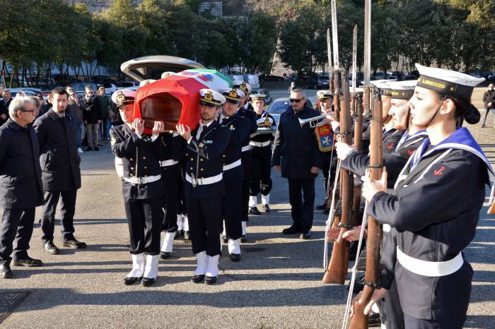 Marina militare: celebrati i funerali del maresciallo Verde, vittima del lavoro