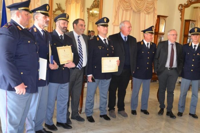 Taranto - Incontro del sindaco e dell'arcivescovo con i poliziotti che recuperarono le reliquie trafugate