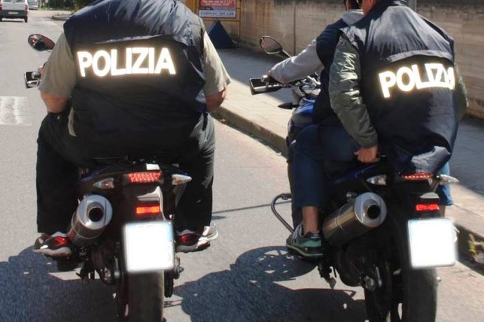 Taranto - Si aggirano con fare sospetto tra le auto in sosta: denunciate due persone