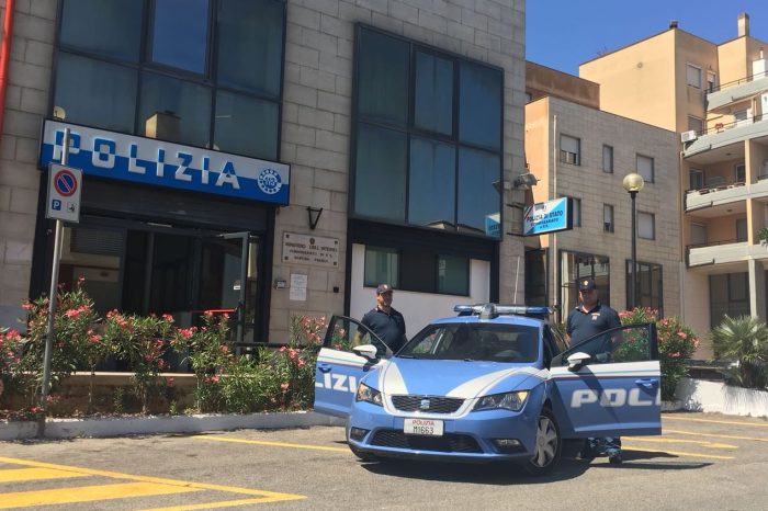 Taranto - Anziana si perde in strada, poliziotti intervengono in suo aiuto