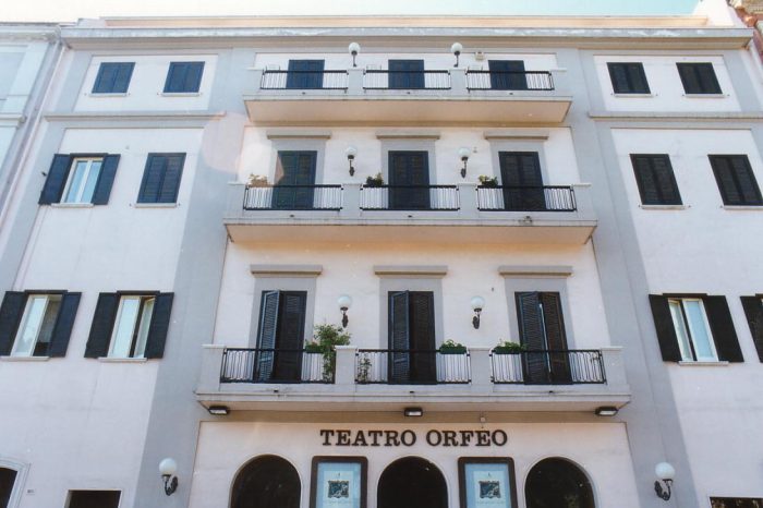 Taranto - Cinema, il teatro "Orfeo" sospende la programmazione: ecco perché