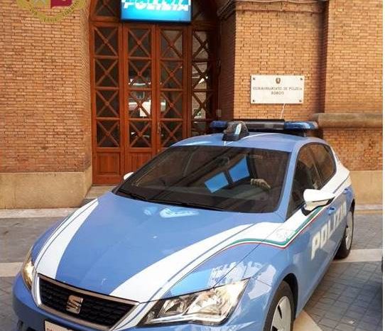 Taranto - Si rifugia in teatro per sfuggire alla richiesta di denaro: arrestato parcheggiatore abusivo