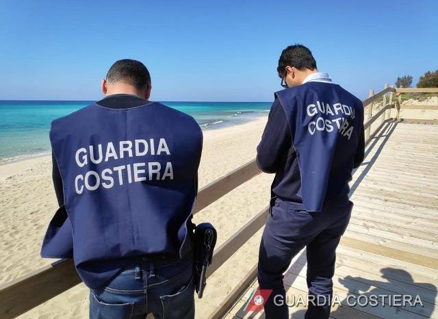 Taranto: la Capitaneria sequestra reti illegali