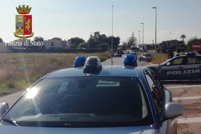 Taranto - Non si fermano all'Alt: inseguimento della polizia in via Magnaghi