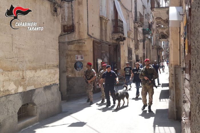 Taranto - Operazione "Alto impatto": arrestata una persona e sequestrati 16 chili di hashish