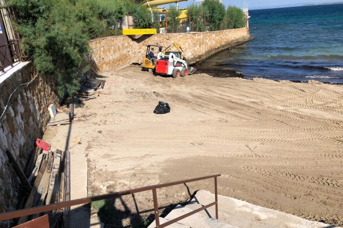 Taranto - Porticciolo San Vito: liberato dagli ingombranti e dai residui presenti sulla spiaggia
