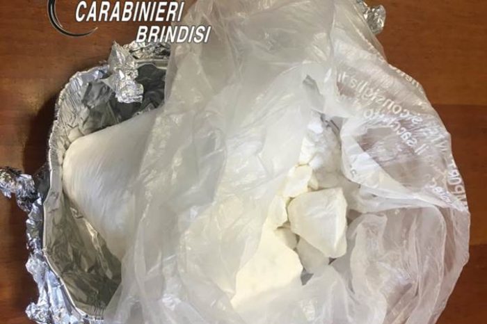 Brindisi-  35enne del Gambia senza permesso di soggiorno è stato sorpreso con 300 grammi di cocaina purissima in pietra