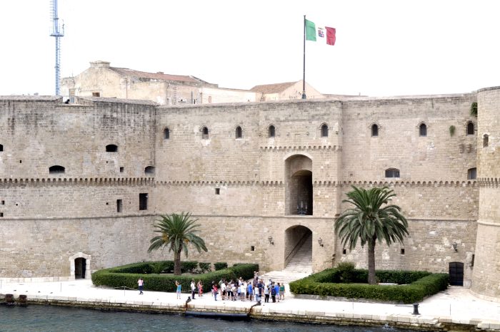 Taranto - Castello Aragonese: a Ferragosto record giornaliero di visitatori